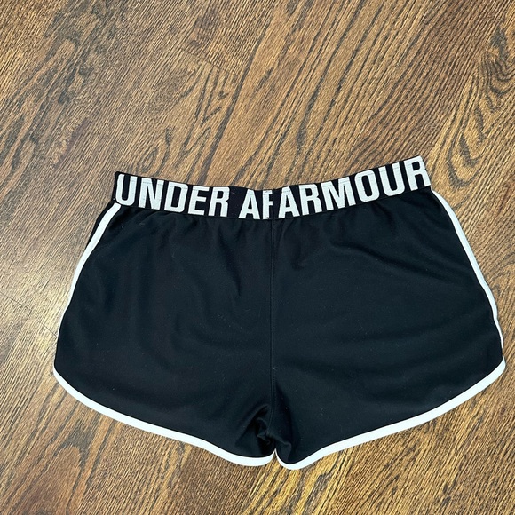 Girls Under Armour Athletic Shorts set of 2. Mint condition. Size youth XL. - Picture 9 of 9